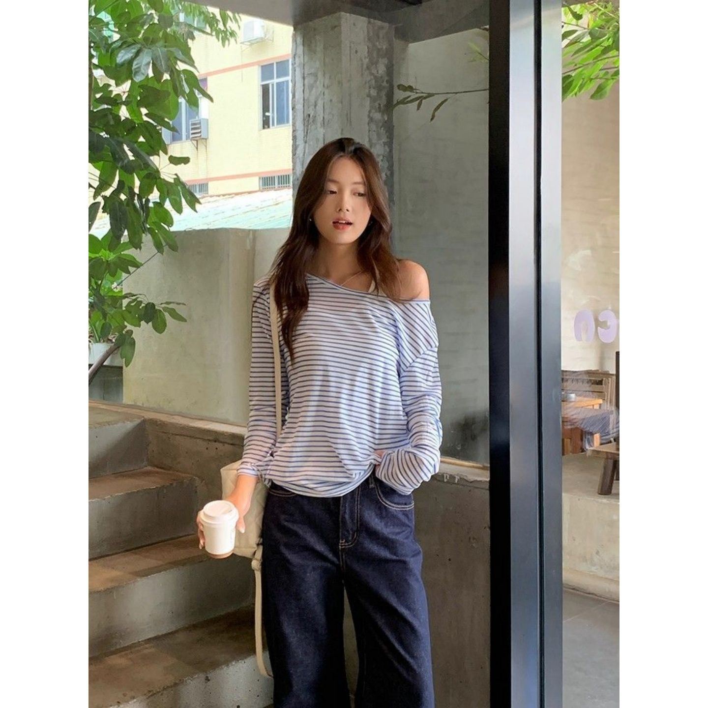 日常溫柔風斜肩條紋寬松防曬罩衫女薄款微透長袖t恤上衣
