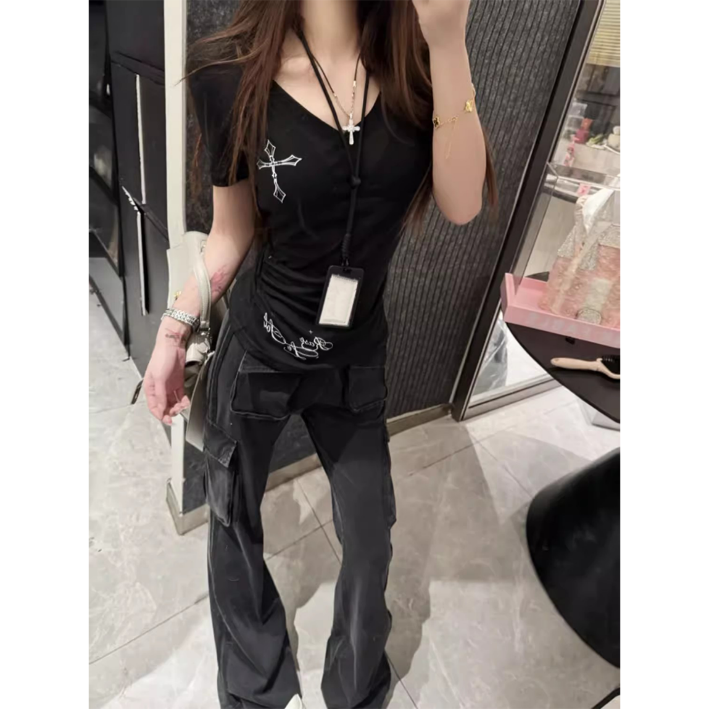 黑色十字架字母印花短袖 T恤女側邊褶皺收腰修身顯瘦辣妹短款上衣