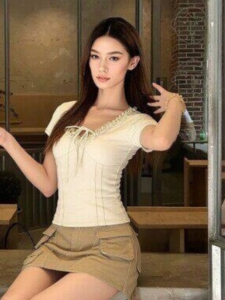 慵懶木耳邊 V 領系帶短袖T恤女魚骨收腰修身顯瘦純欲風短款上衣