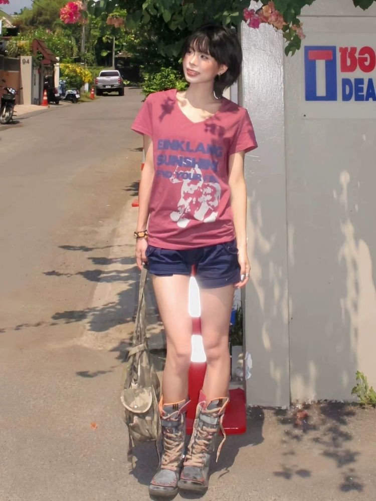 玫紅色美式復古小馬字母印花V領正肩短袖T恤女上衣夏