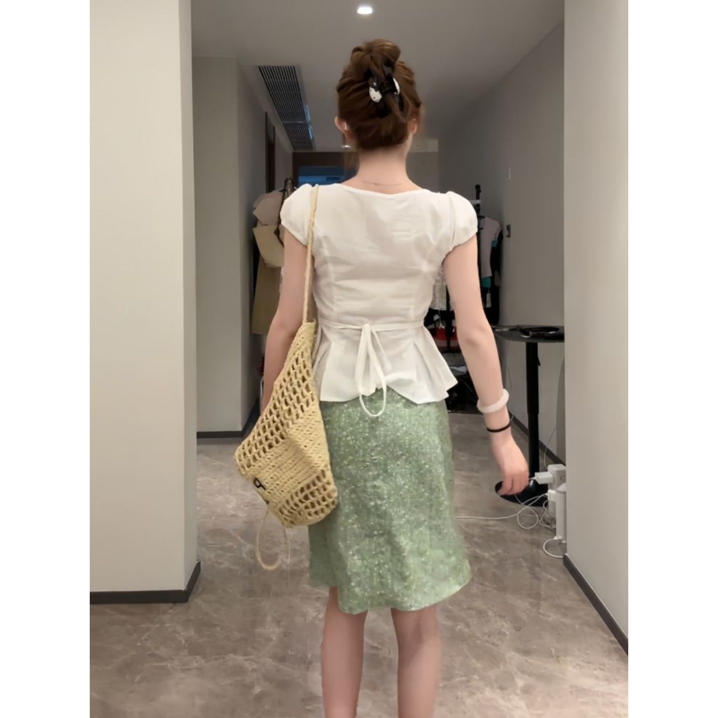 復古蕾絲V領盤扣短袖襯衫女收腰褶皺下擺百褶遮肚顯瘦短款上衣