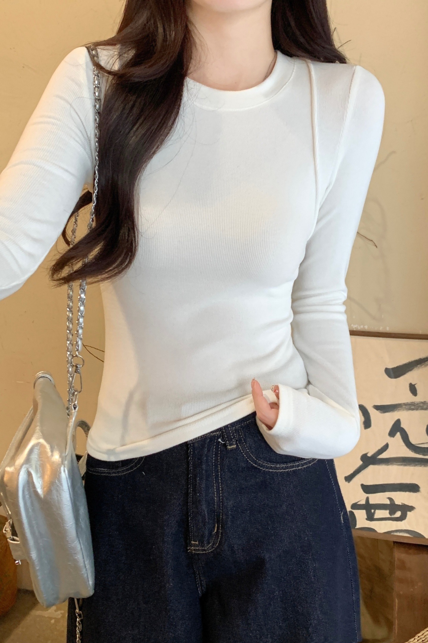 白色圓領正肩長袖t恤女冬季新款磨毛薄絨修身顯瘦內搭打底衫上衣