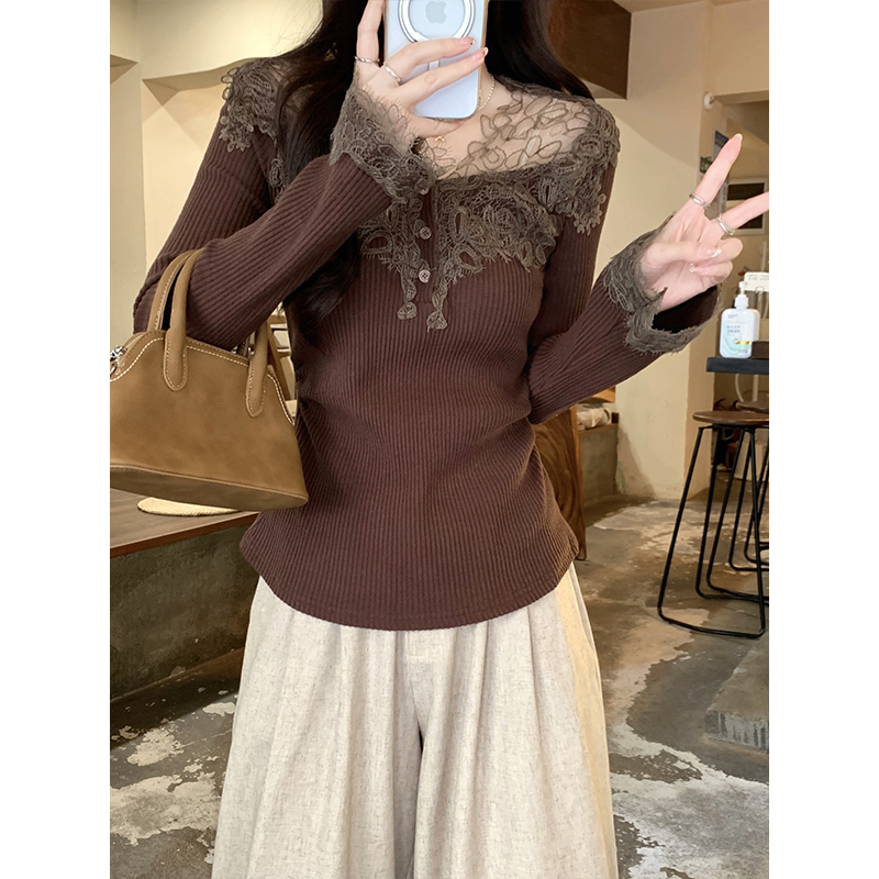 蕾絲紐扣拼接V領長袖t恤女冬季新款褶皺收腰顯瘦溫柔風打底衫上衣
