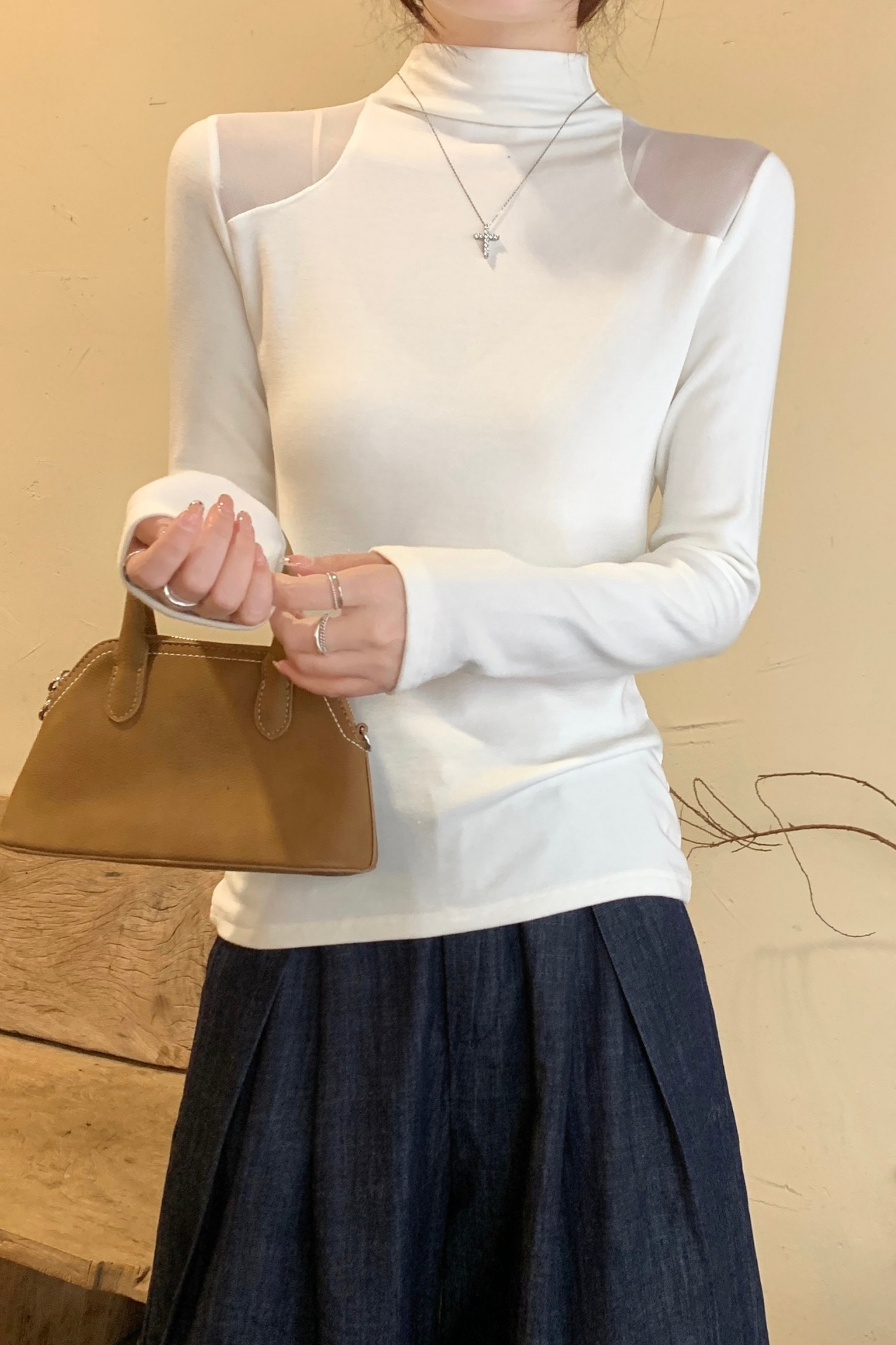 設計感白色網紗拼接半高領長袖t恤女冬季磨毛內搭修身打底衫上衣