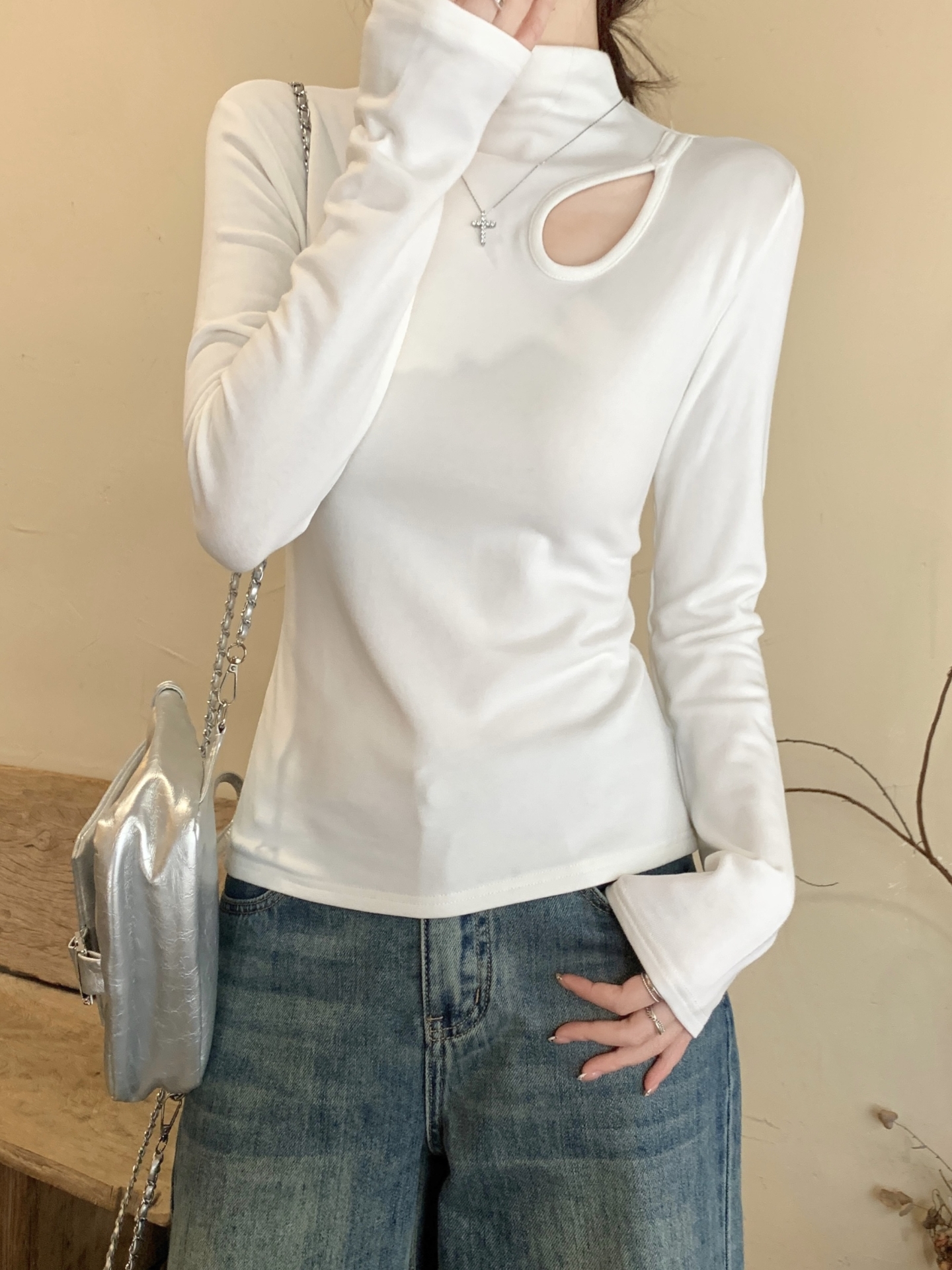 MY17654# 镂空露肩长袖t恤新款洋气磨毛薄绒修身内搭打底衫上衣女裝貨...