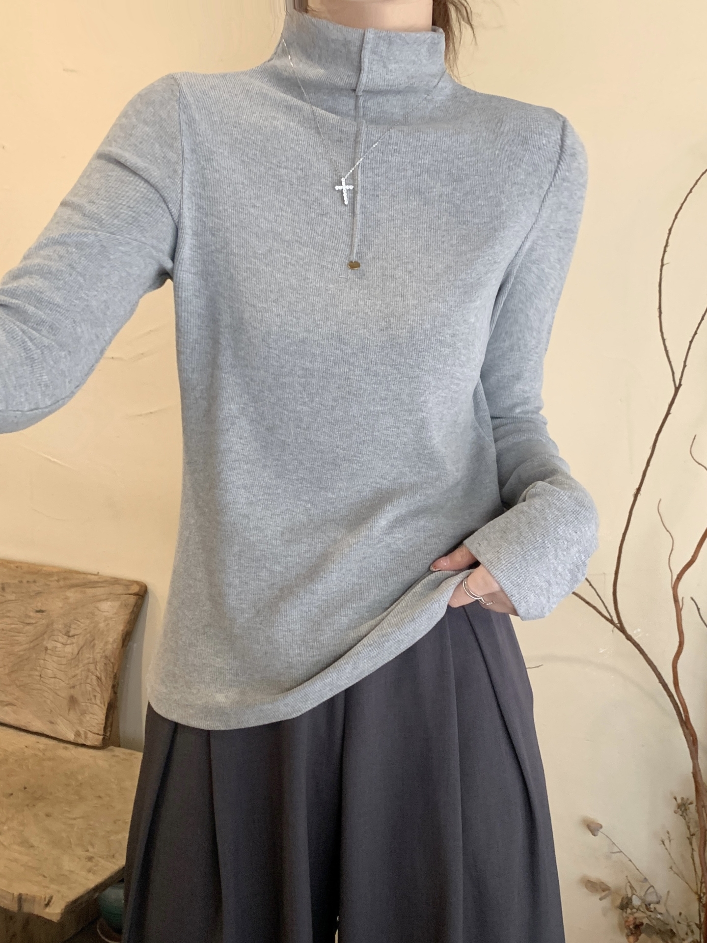 磨毛半高領長袖打底衫女2025冬季新款設計感修身顯瘦內搭正肩上衣