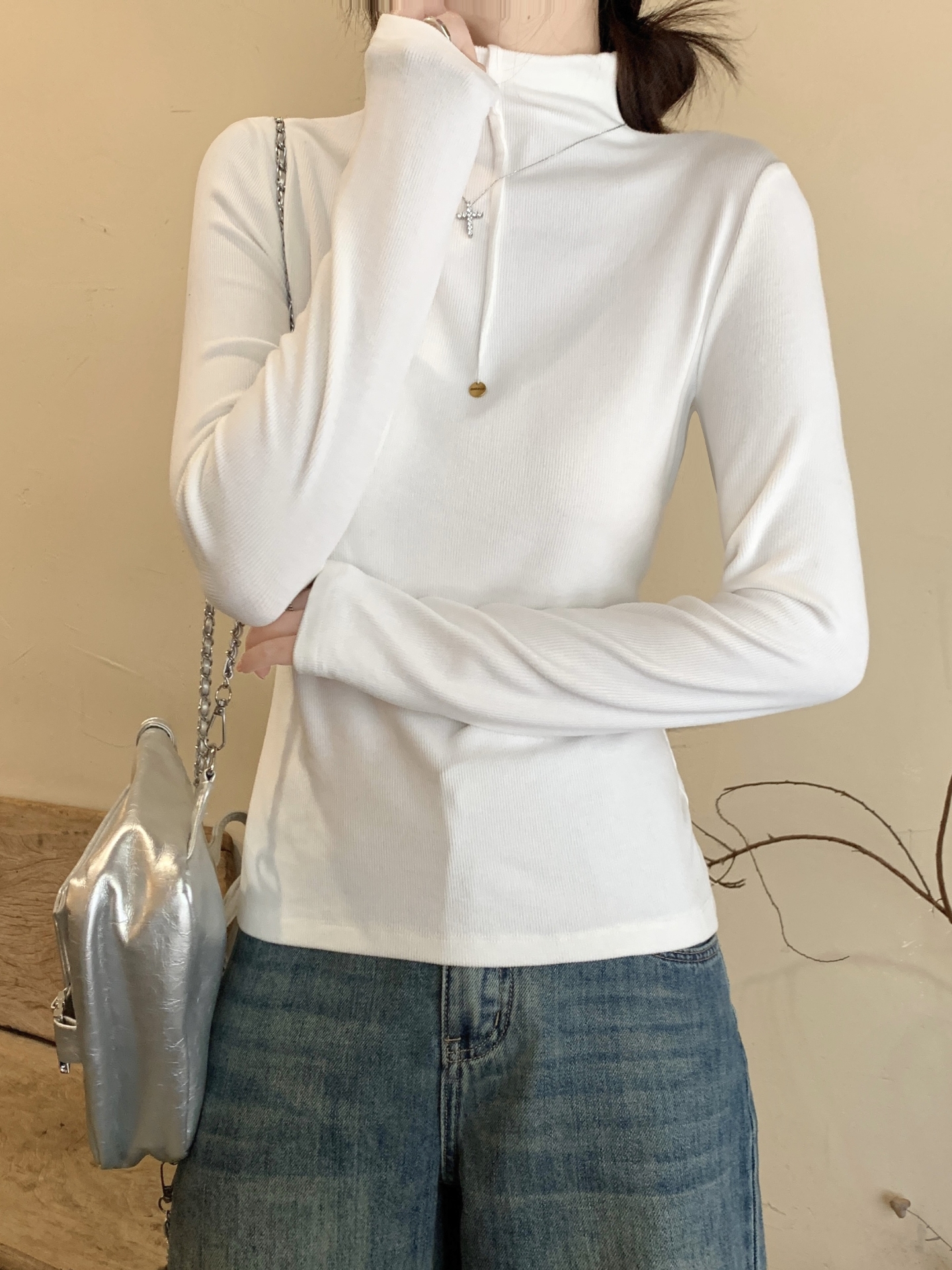磨毛半高領長袖打底衫女2025冬季新款設計感修身顯瘦內搭正肩上衣