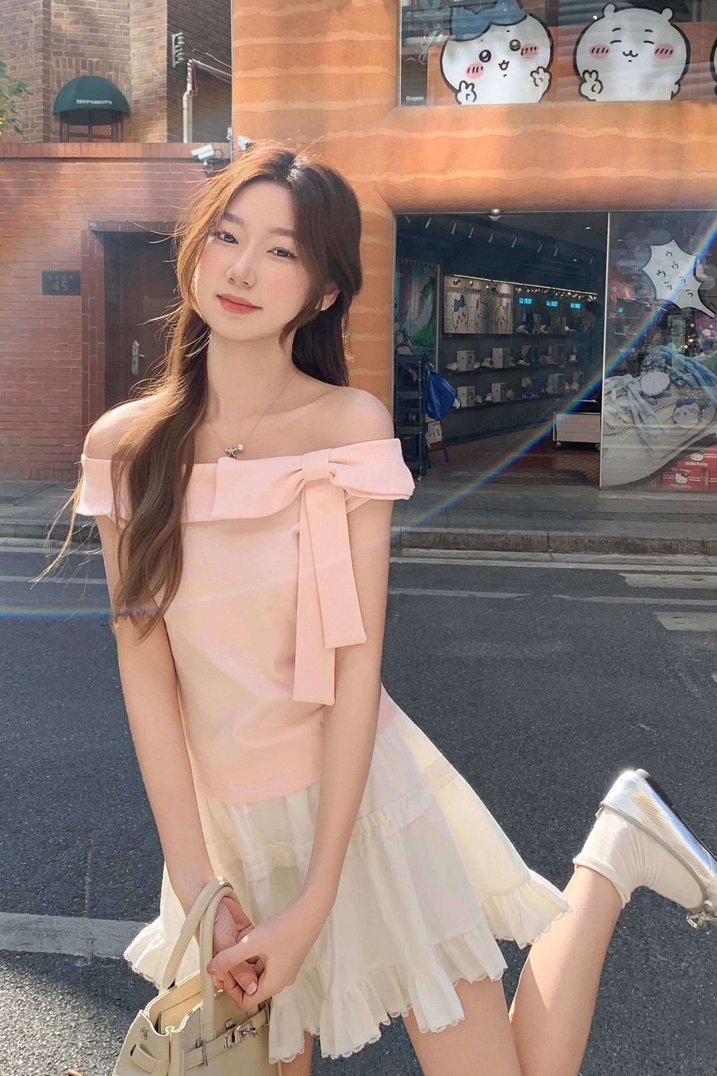 粉色蝴蝶結露肩短袖t恤女2026新款純欲辣妹一字肩獨特絕美小上衣