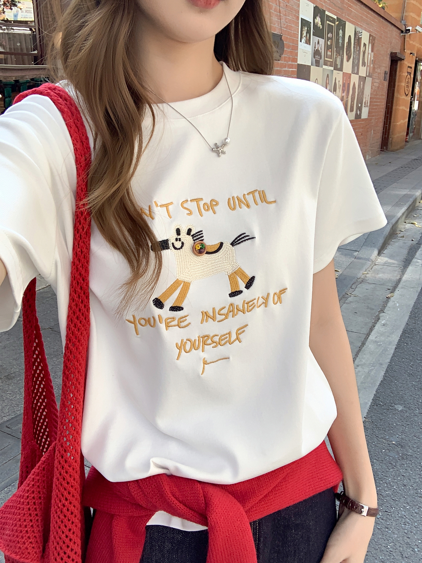 卡通刺繡圓領正肩短袖t恤女2026新款設計感寬松顯瘦休閑百搭上衣