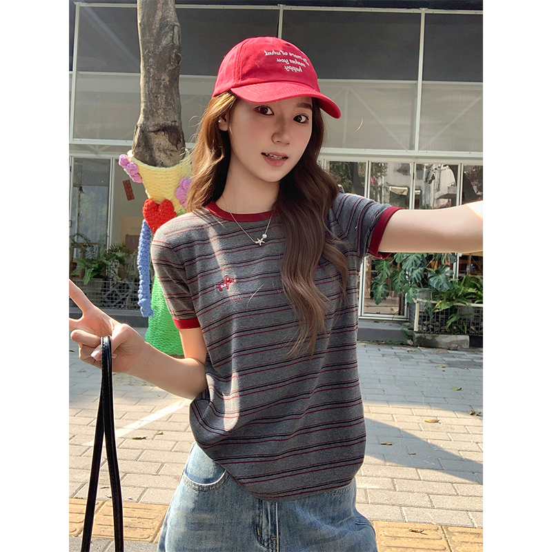 復古條紋撞色卡通刺繡短袖t恤女2026早春新款圓領寬松百搭小上衣
