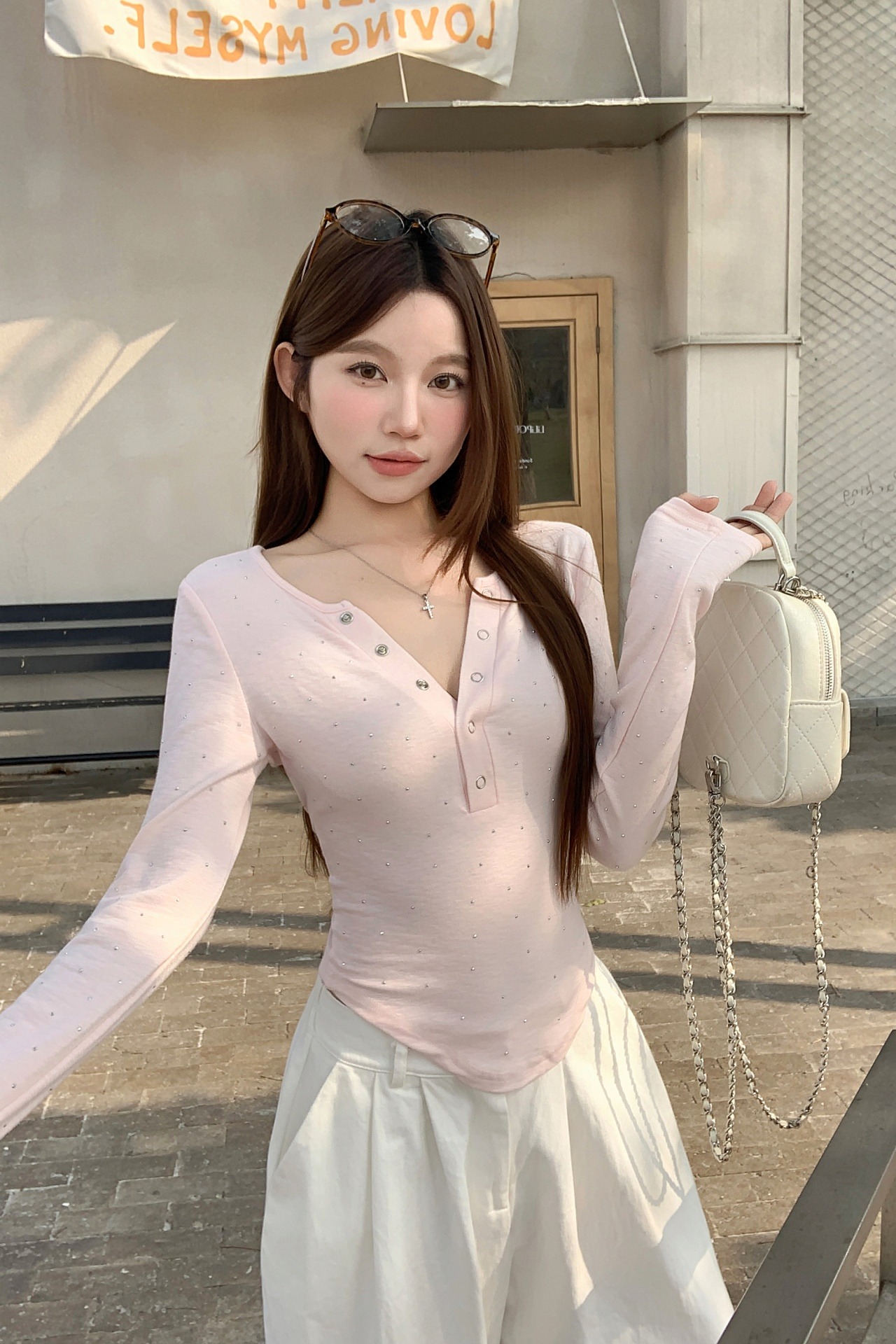 美式復古V領長袖t恤女2026春季新款燙鉆修身顯瘦內搭打底外穿上衣