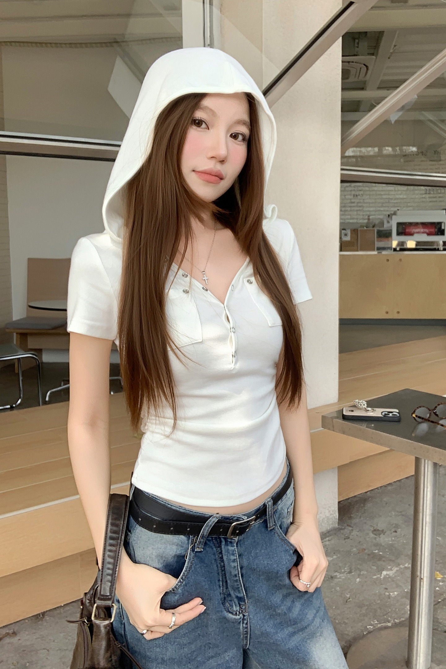 純欲風連帽v領短袖正肩t恤女2026夏季新款褶皺收腰顯瘦百搭短上衣