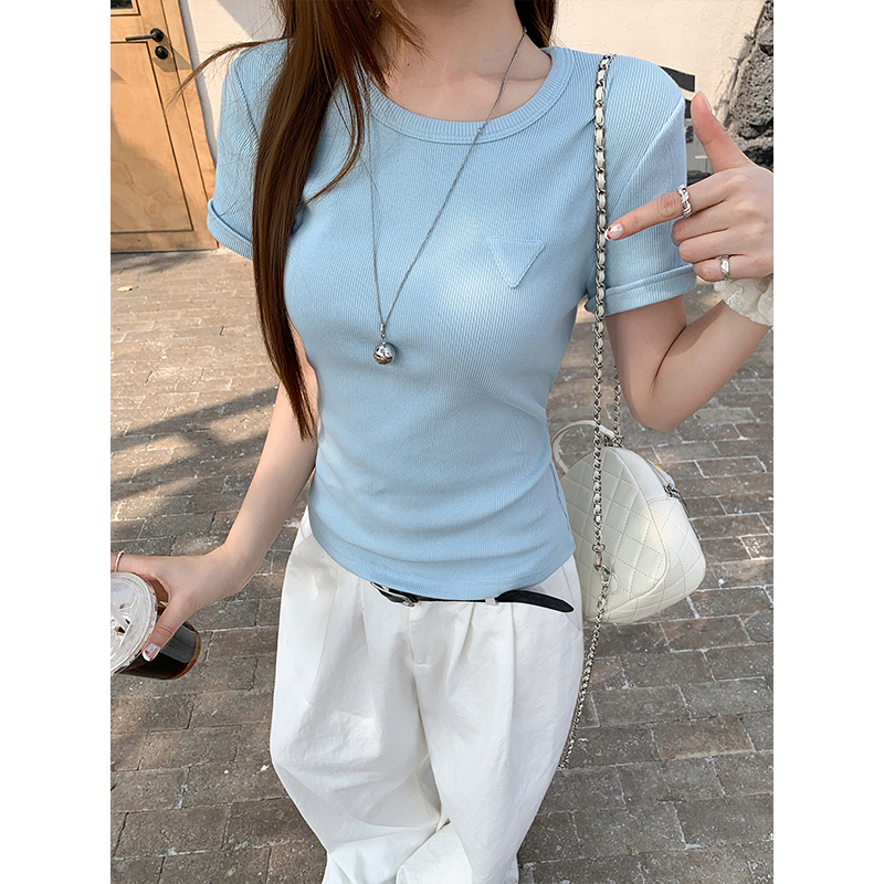 韓系圓領短袖t恤女2026夏季新款三角標修身顯瘦百搭通勤打底上衣