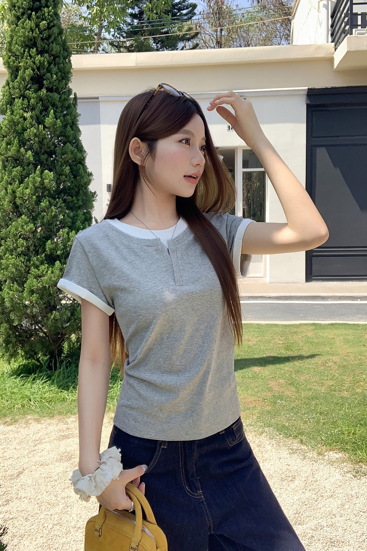 經典撞色拼接假兩件短袖t恤女2026夏季新款v領設計感顯瘦百搭上衣