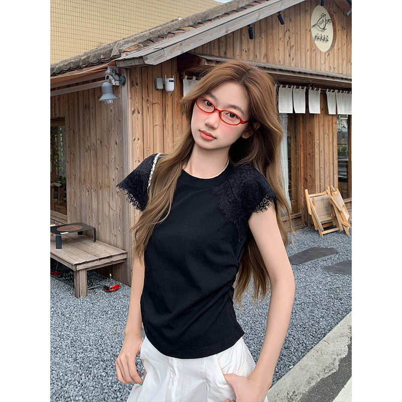 蕾絲拼接小飛袖褶皺收腰短袖T恤女2026新款正肩修身絕美小衫上衣