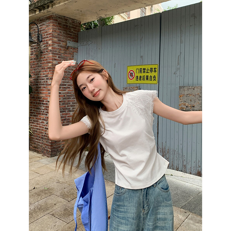 黑色性感蕾絲花邊小飛袖t恤女2026夏季新款收腰顯瘦短款正肩上衣