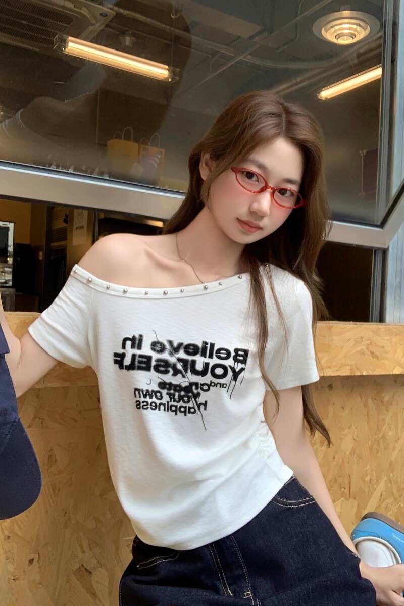 美式辣妹斜肩字母印花短袖T恤女2026夏季新款修身顯瘦短款上衣