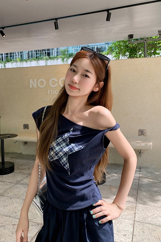 美式辣妹露肩短袖T恤女2026新款修身百搭不規則斜肩短款別致上衣