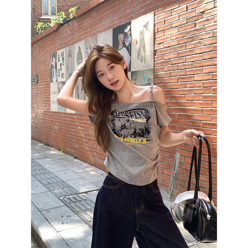 美式印花斜肩短袖t恤女2026新款高級設計感露肩夏日絕美獨特上衣