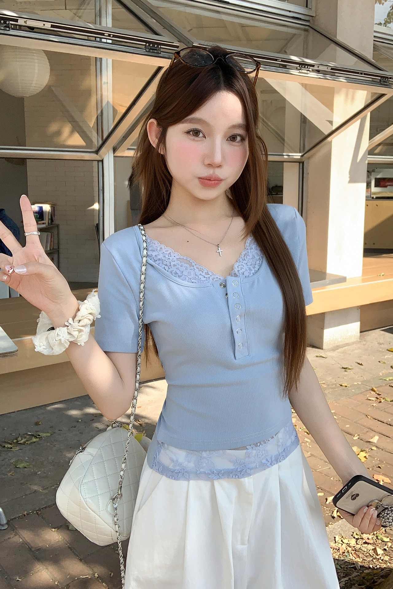 純欲風蕾絲拼接v領短袖t恤女2026夏季新款修身顯瘦簡約百搭衫上衣