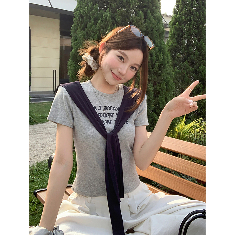 美式復古飄帶短袖t恤女夏季新款設計感小眾字母印花短款辣妹上衣
