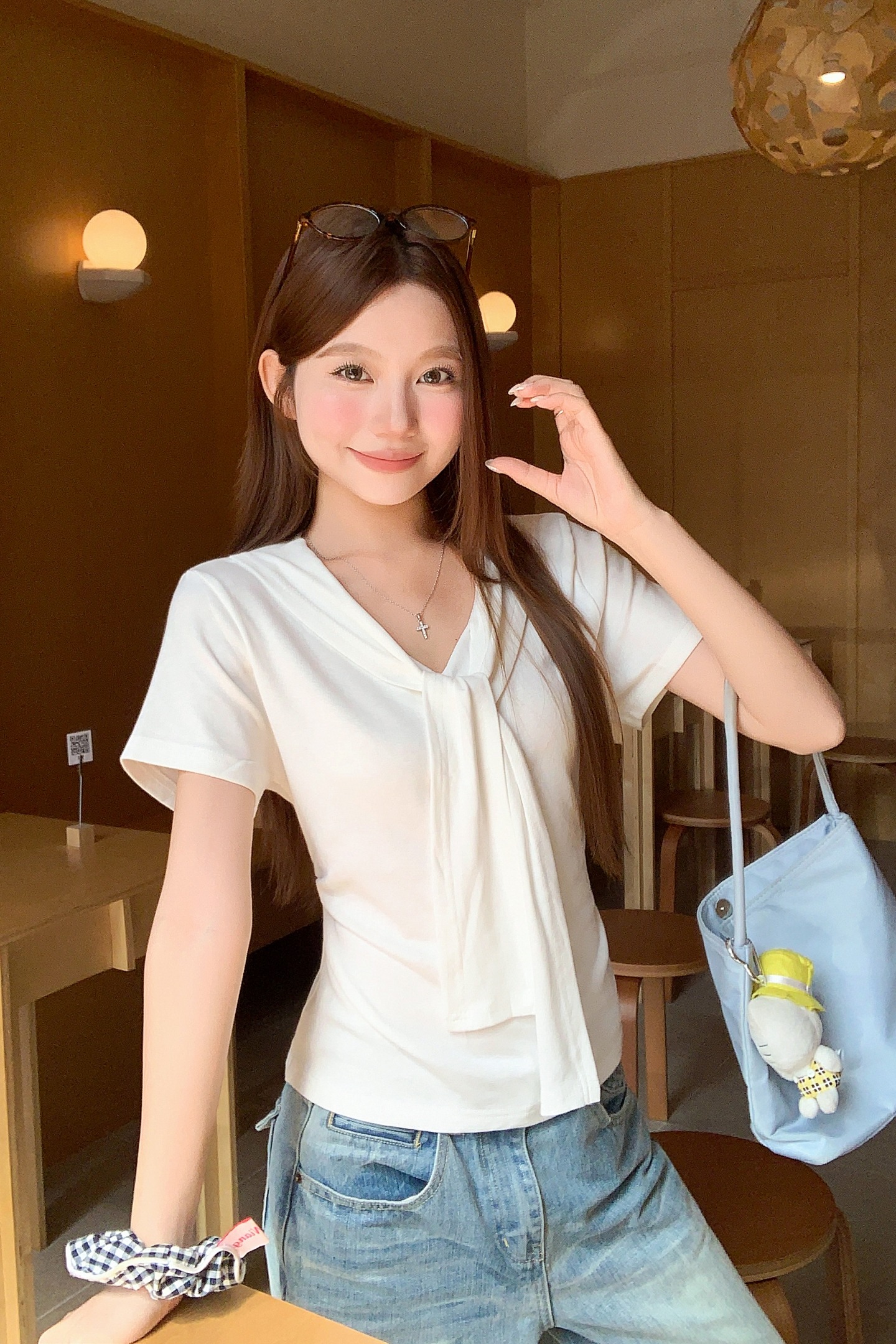 純欲風v領飄帶短袖t恤女2026夏季新款韓系收腰顯瘦設計感白色上衣
