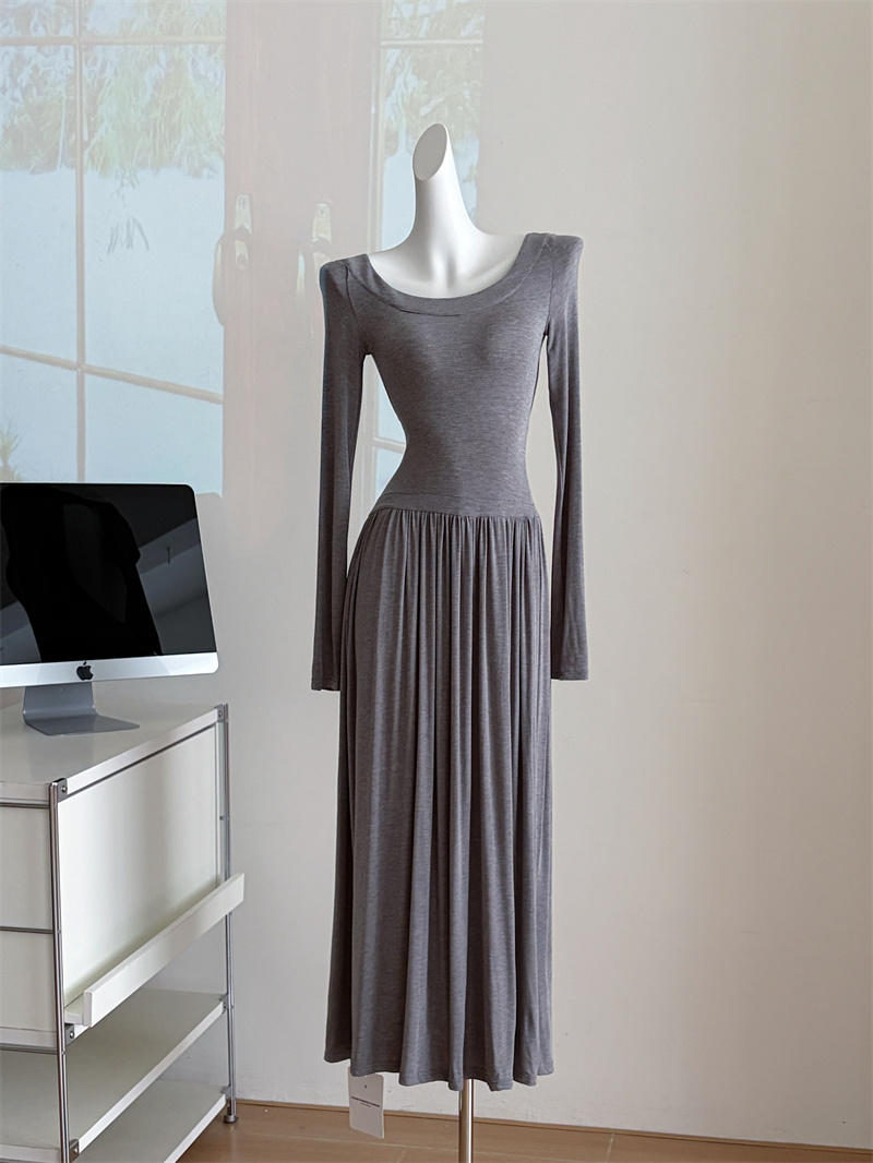 순수한 욕망 섹시함 핫걸 백리스 스트랩 u 종류 여성 드레스 가을 새로운 몸매 가꾸기 핀치 Pleat 대 치마 스윙 길이 치마