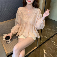 批发2026实拍夏季韩系浪漫氛围感重工V领<b class='q'>蕾丝</b>花边小衫+吊带背心套装