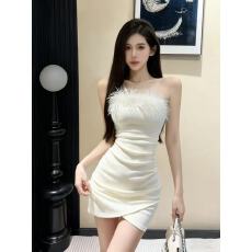 批发毛毛一字肩抹胸<b class='q'>连衣裙</b><b class='q'>名媛</b>小礼服加绒加厚紧身性感包臀短裙