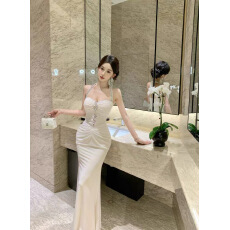 批发名媛轻奢小众绝美礼服蕾丝花边拼接钉钻性感带胸垫挂脖长<b class='q'>裙</b>