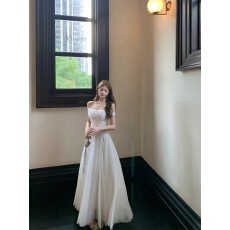 批发一字肩收腰网纱<b class='q'>连衣裙</b>轻奢高级感生日礼服裙显瘦大摆长裙