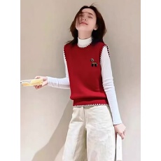 批发2025冬季温柔减龄气质独特漂亮新年圣诞叠穿马夹红色小马针织马甲