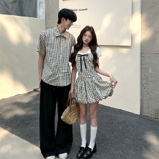 批发2026年夏季新款学院风<b class='q'>条纹</b>连衣裙情侣装，女裙72，男衣43