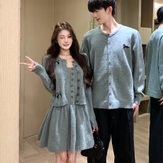 批发2026年秋季新款毛衣情侣装两件套休闲女上衣+裙子99元<b class='q'>男</b>上衣65元