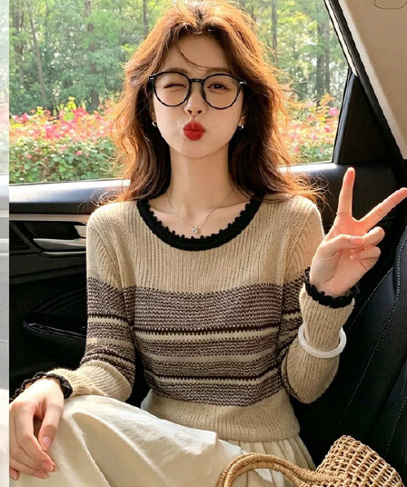 2026 가을 새로운 한 부서 홀로우 아웃 배색 스트라이프 니트 스웨터 여성