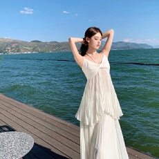 批发挂脖<b class='q'>雪纺</b><b class='q'>衫</b>吊带套装春季新款甜美高级感半身裙<b class='q'>两件套</b>