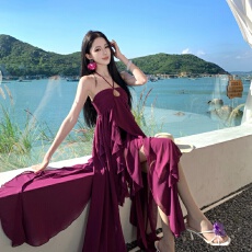 批发三亚旅游拍照穿搭海边度假沙滩裙女紫色轻奢设计感挂脖吊带连衣裙