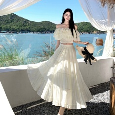 批发实拍<b class='q'>泰国</b>旅游度假法式一字领毛边设计上衣+大摆裙套装