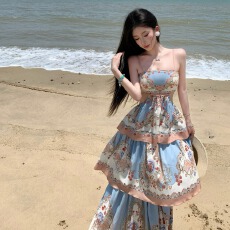 批发海边度假风吊带连衣裙女装夏季气质设计感印花蛋糕裙叠式长款裙