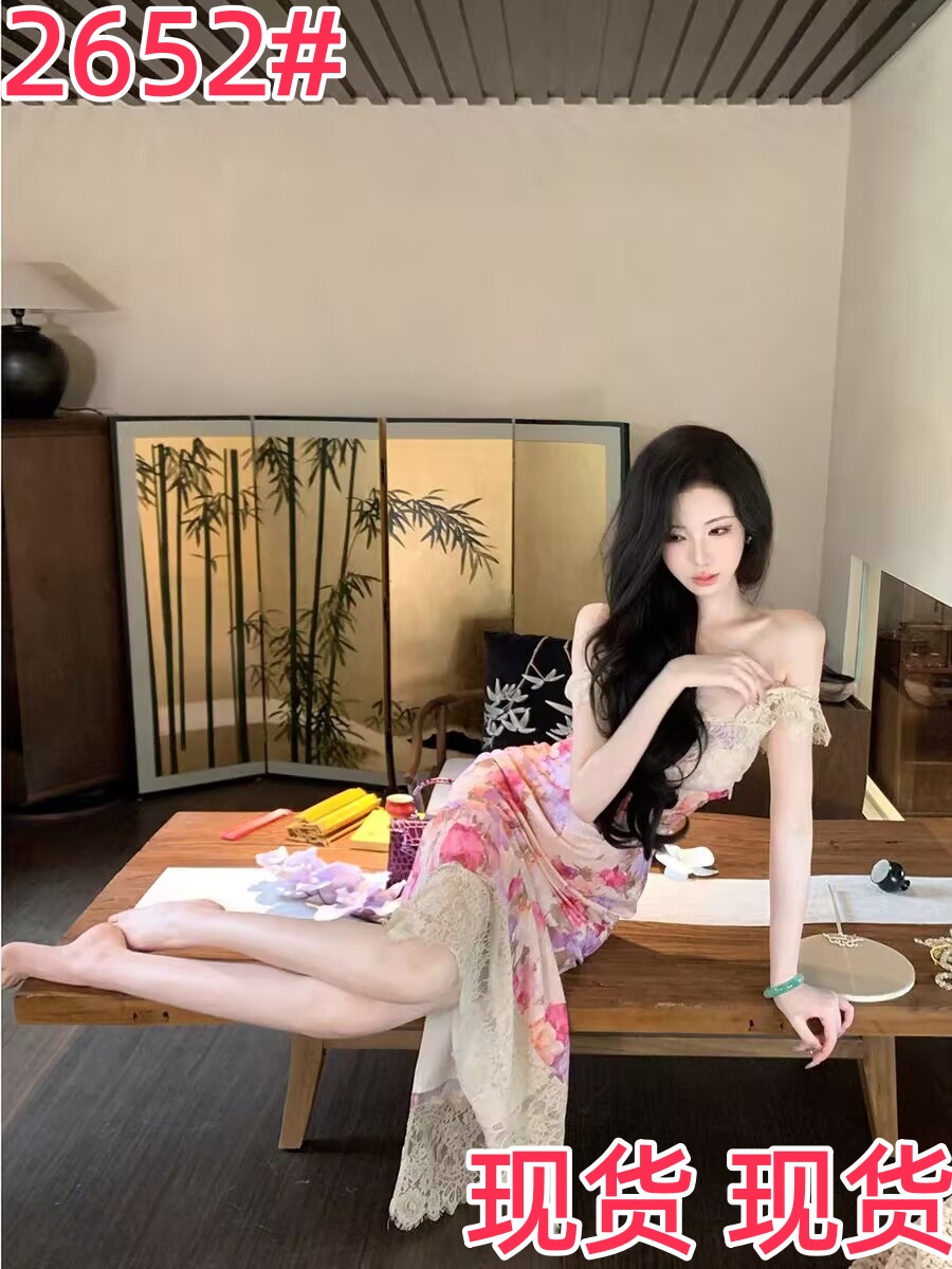 우아한 조 하느님 뒷 정원 여름 프랑스식 보라색 유화 장미 헤일로 염색 레이스 전단 꽃 점프 슈트 롱 스커트