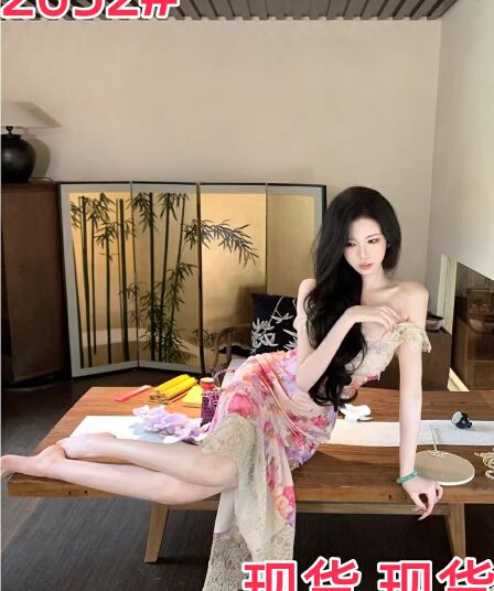 우아한 조 하느님 뒷 정원 여름 프랑스식 보라색 유화 장미 헤일로 염색 레이스 전단 꽃 점프 슈트 롱 스커트