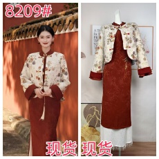 批发凌茜恣禾 明珠堂'新中式红提花改良旗袍女秋季立领掐腰长袖连衣裙