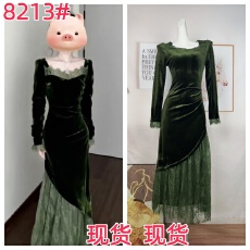批发翡冷翠秋冬高级设计感复古蕾丝拼接丝绒方领<b class='q'>连衣裙</b>收腰<b class='q'>长裙</b>