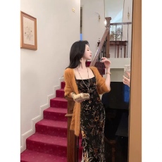 批发Sun雅乔法式花卉植绒人丝吊带<b class='q'>连衣裙</b>+宽松蓬松毛绒针织开衫外套女