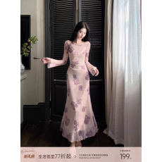 批发凌茜恣禾 紫花漫序'法式蕾丝碎花罩衫<b class='q'>连衣</b>裙女早秋吊带<b class='q'>长裙</b>两件套