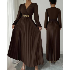 批发大码女装连衣裙优雅压褶下摆，金属配饰，侧边拉链后背打揽设计，