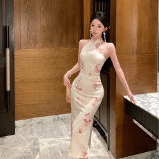批发实拍 新中式禅意改良少女挂脖旗袍裙女夏2026长款开叉印花连衣裙