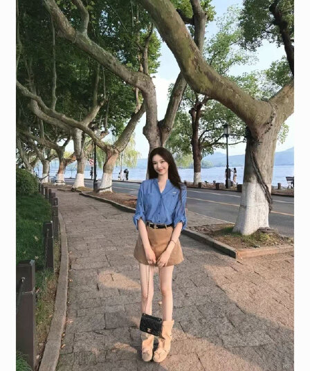 빛 사람들 코치 전체 집합 착용 가져 가라. 품격 오래된 돈 바람 V 넥 셔츠 맨위 하이웨이스트 반신 스커트 느슨함 센스 세트