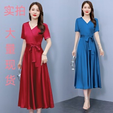 批发实拍 2026夏新款醋酸缎面<b class='q'>连衣裙</b>修身气质V领大摆沙滩长裙