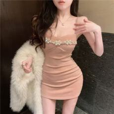 批发纯欲风钉钻褶皱吊带连衣裙女时尚气质收腰<b class='q'>显瘦</b>内搭外穿包臀裙短裙